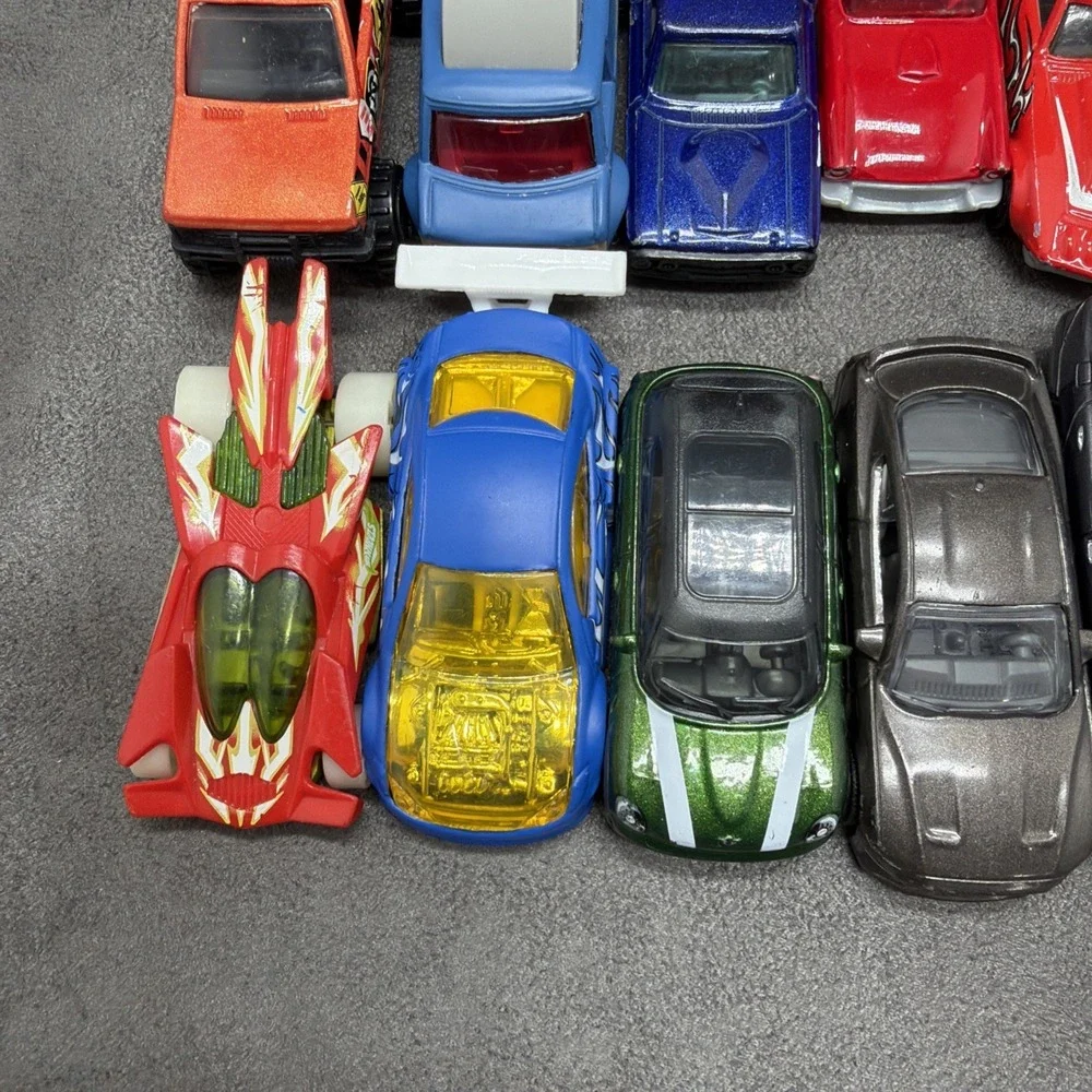Matchbox Hotwheels & Maisto Toy Car Lot Of 23